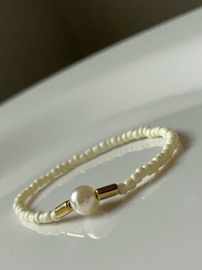 Pearl Accent Cream Beaded Stretch Bracelet - 14K Gold Detail